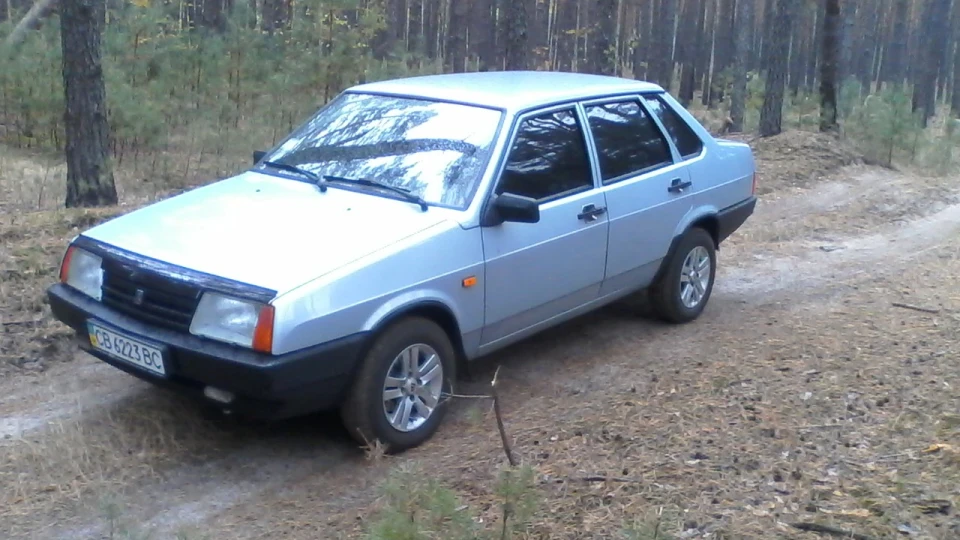 Lada 21099 2