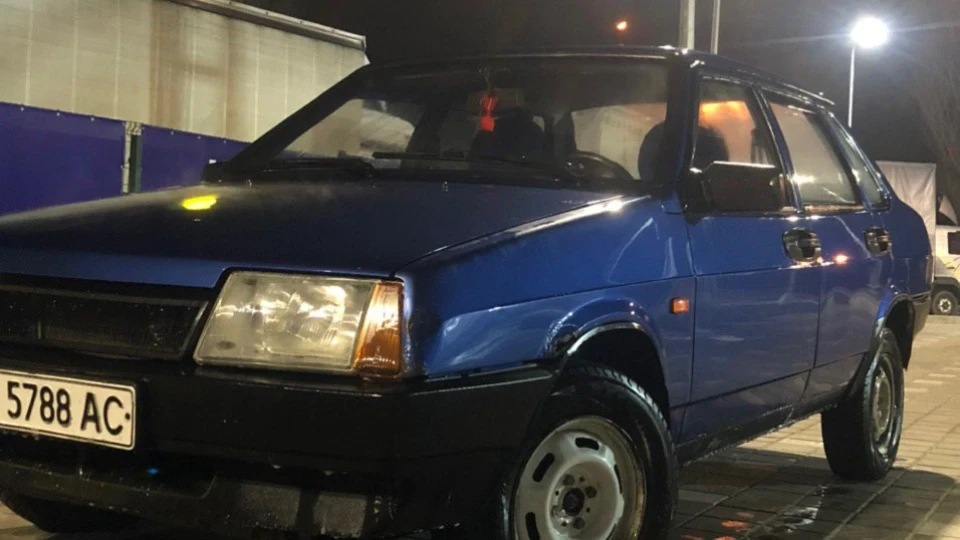 Lada 21099 2