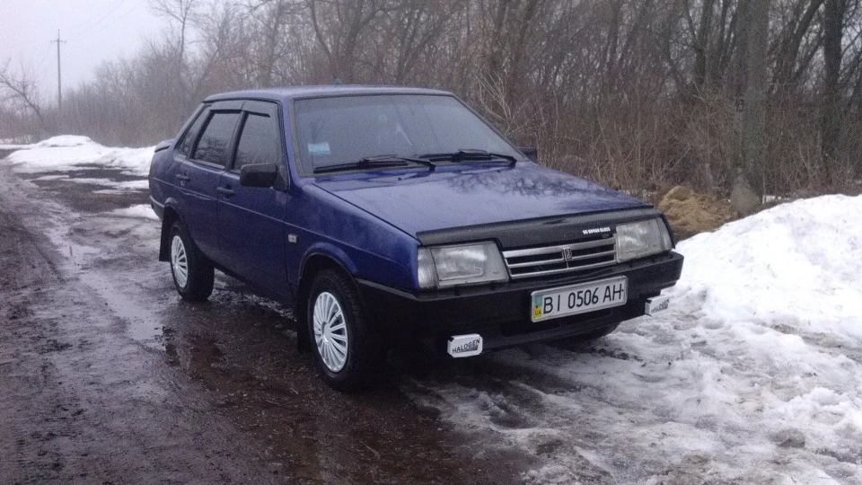 Lada 21099 ツ 3