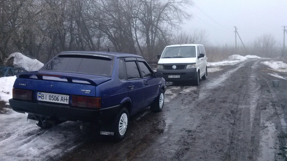 Lada 21099 ツ 4