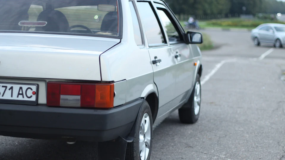 Lada 21099 2
