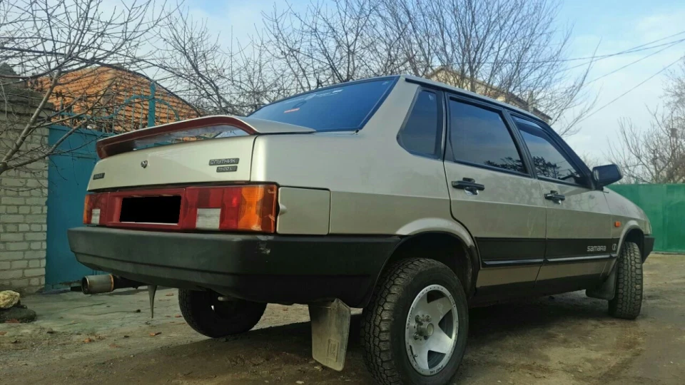Lada 21099 2