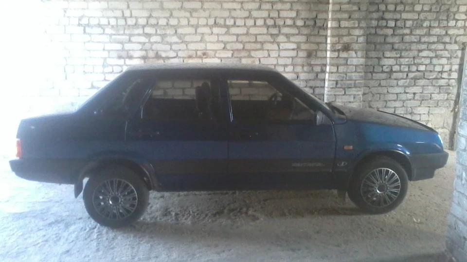 Lada 21099 2
