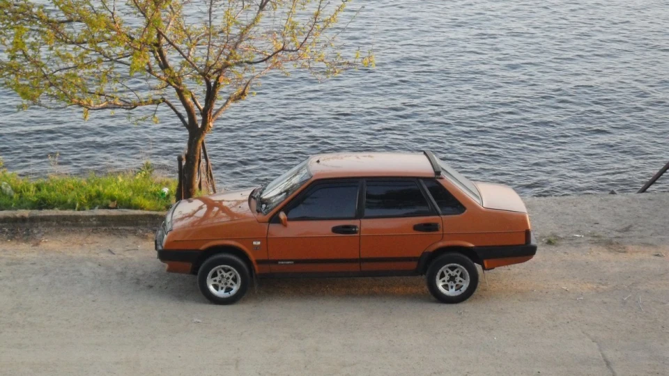Lada 21099 2