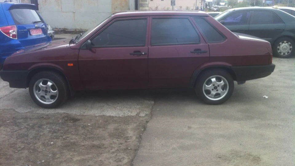 Lada 21099 2