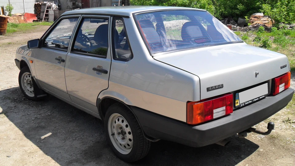 Lada 21099 2
