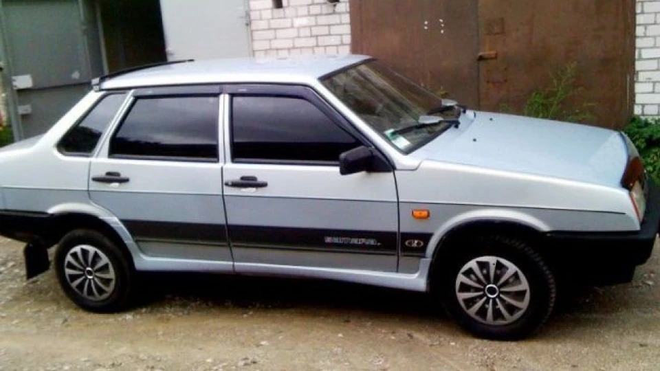 Lada 21099 2