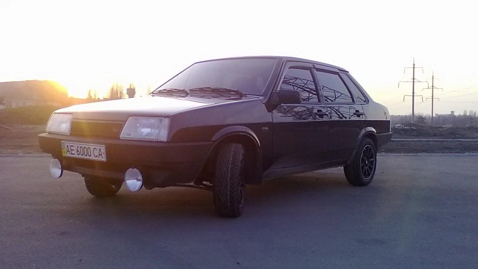 Lada 21099 4