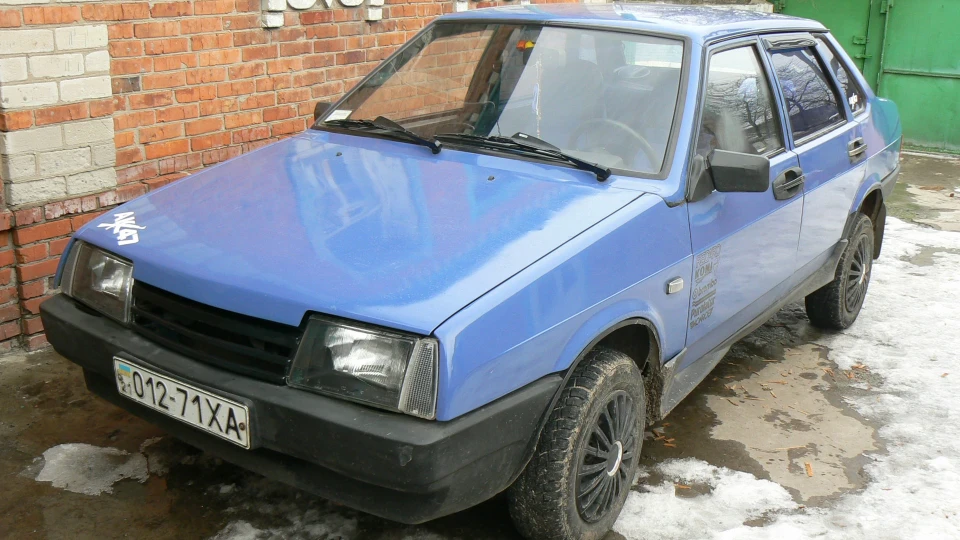 Lada 21099 2
