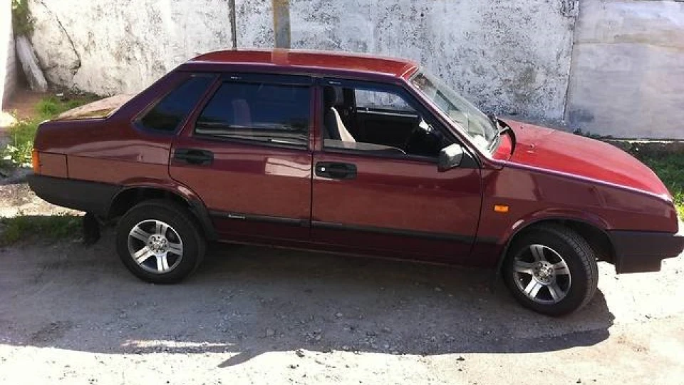 Lada 21099 2