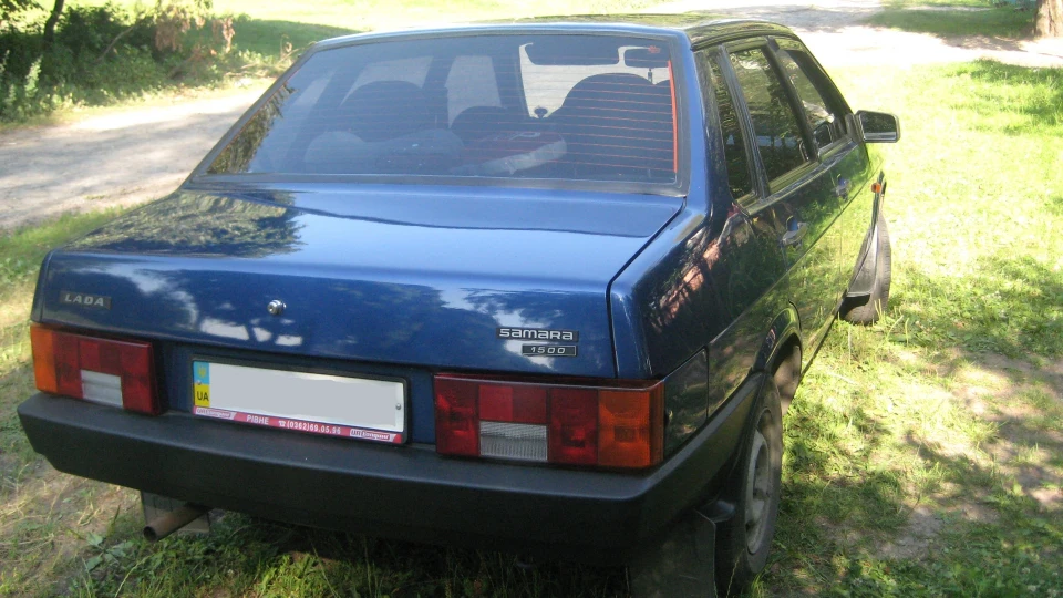 Lada 21099 4