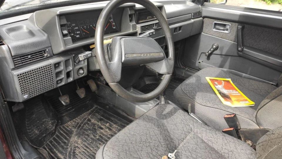 Lada 21099 2