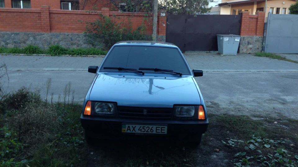 Lada 21099 4