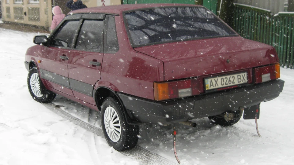 Lada 21099 4