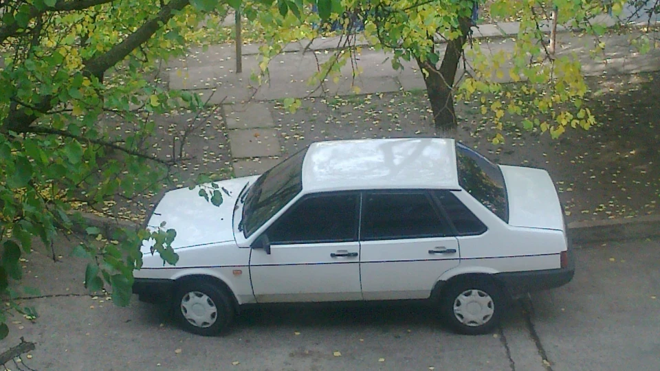 Lada 21099 2