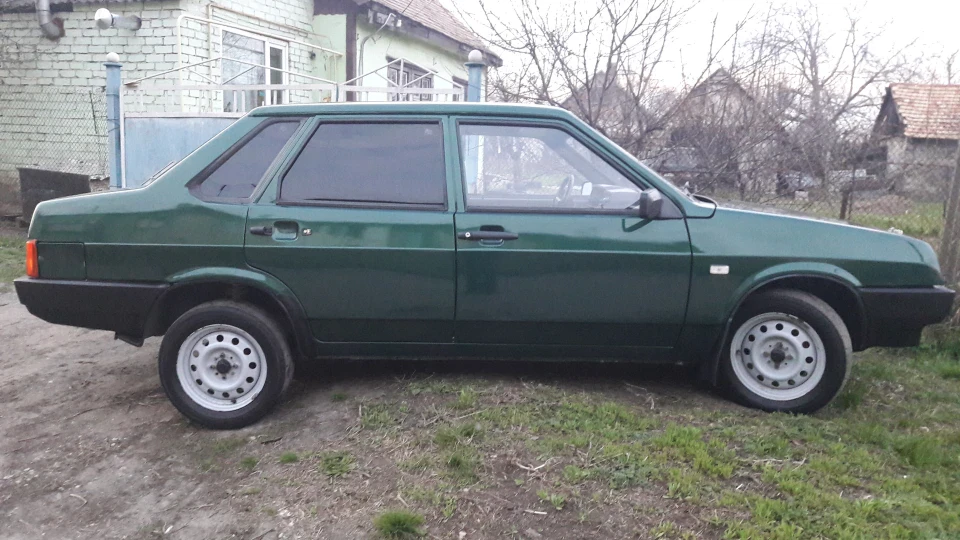 Lada 21099 (◣_◢) 2