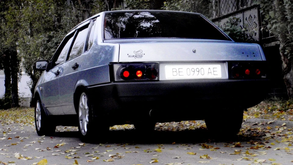 Lada 21099 4