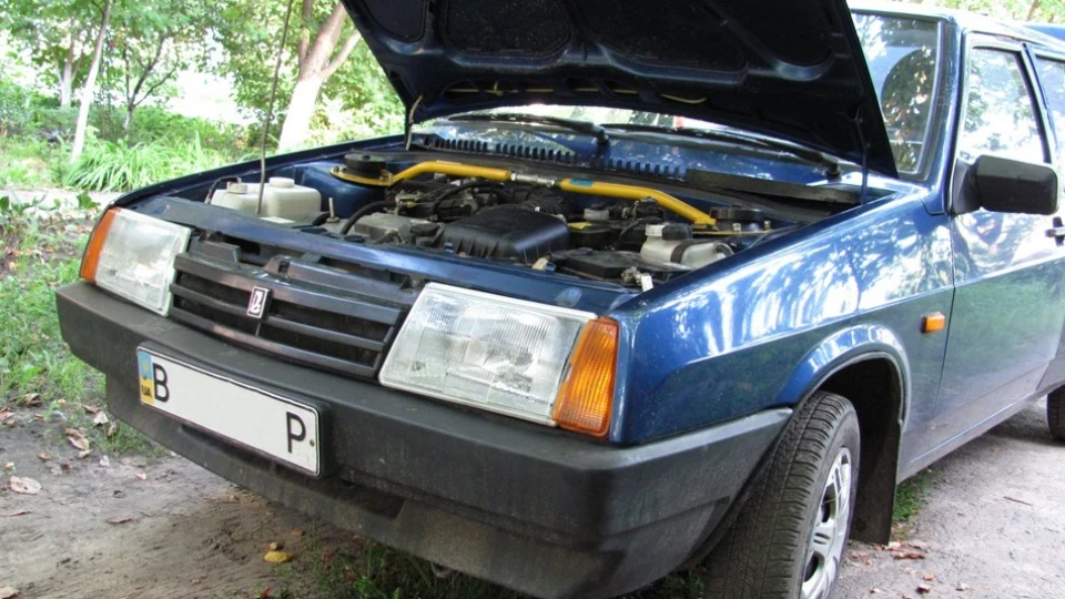 Lada 21099 4