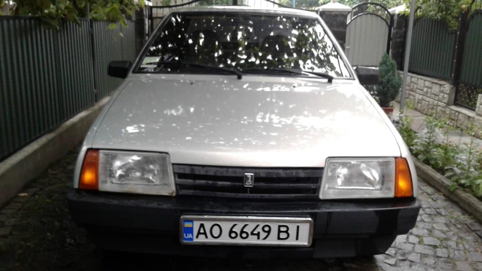 Lada 21099 2
