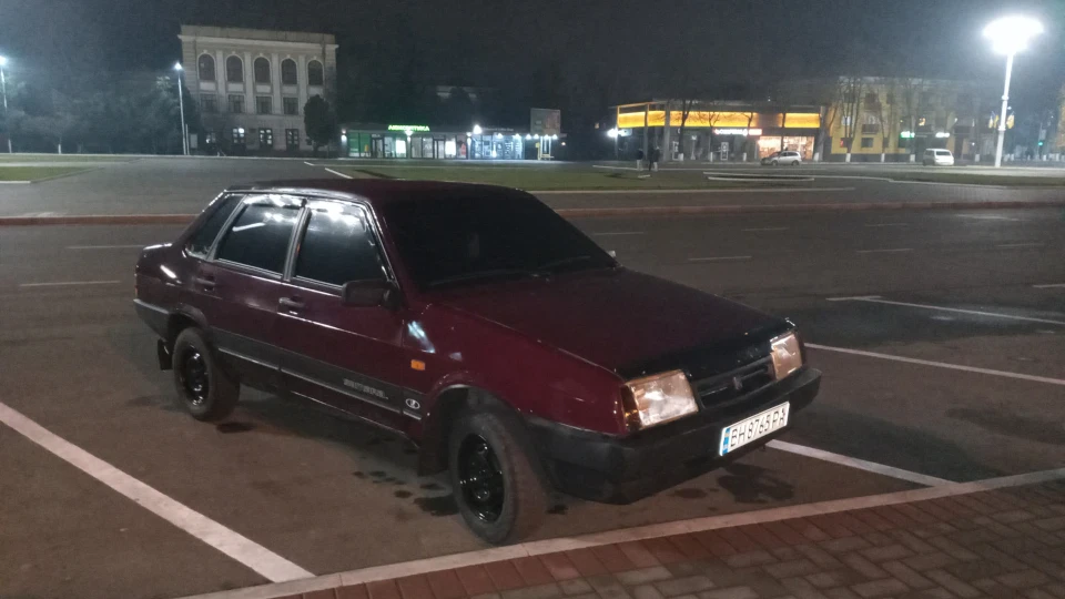 Lada 21099 2
