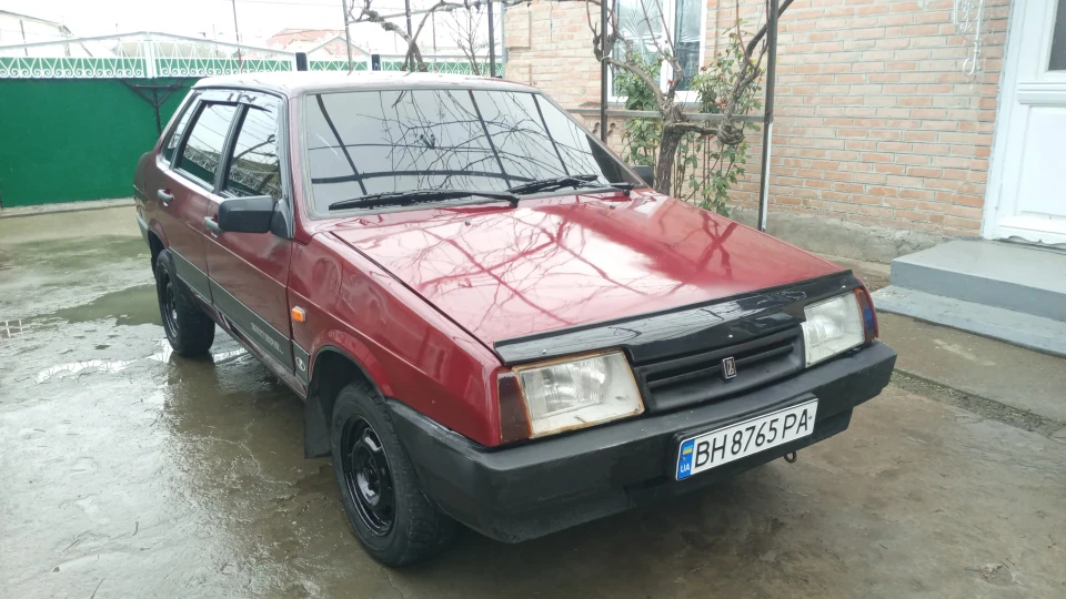 Lada 21099 4