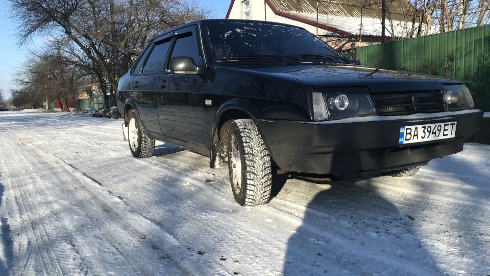 Lada 21099 4