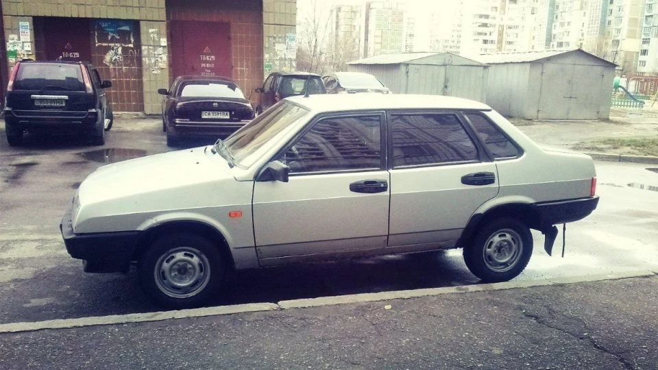 Lada 21099 2