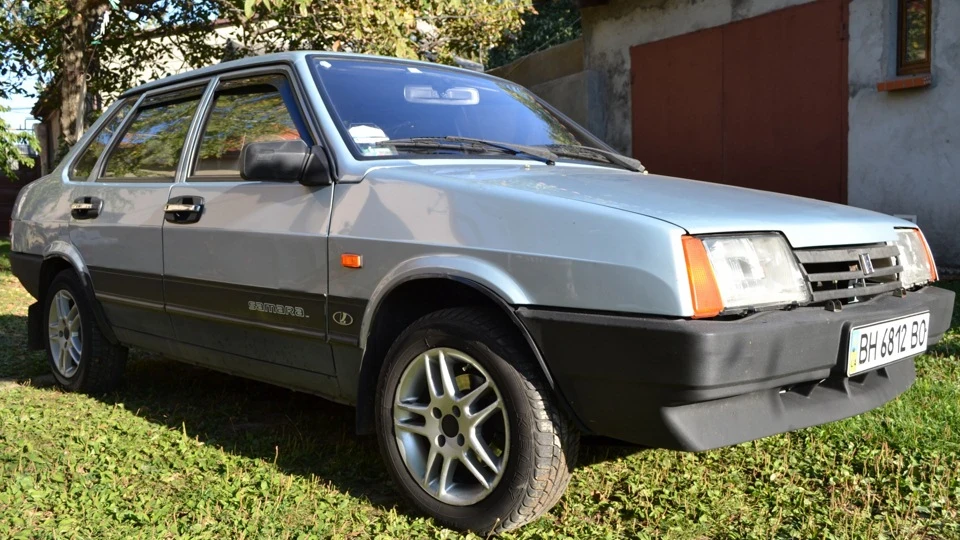 Lada 21099 2