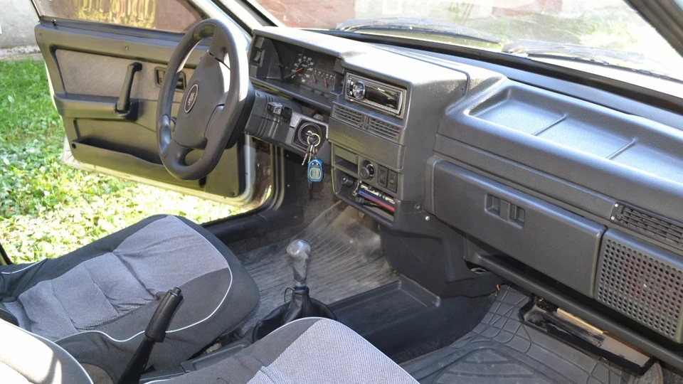 Lada 21099 4