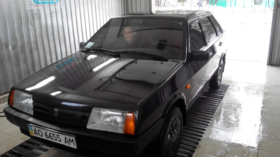 Lada 21099 2