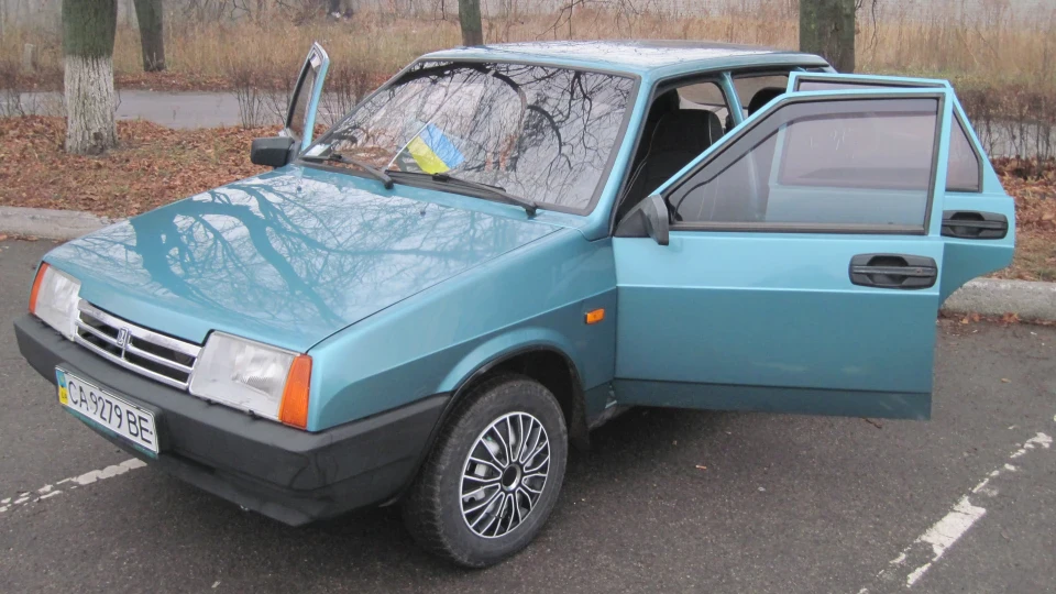 Lada 21099 2