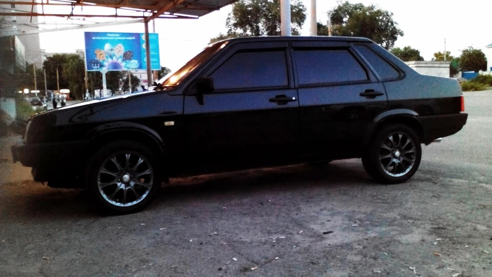 Lada 21099 2
