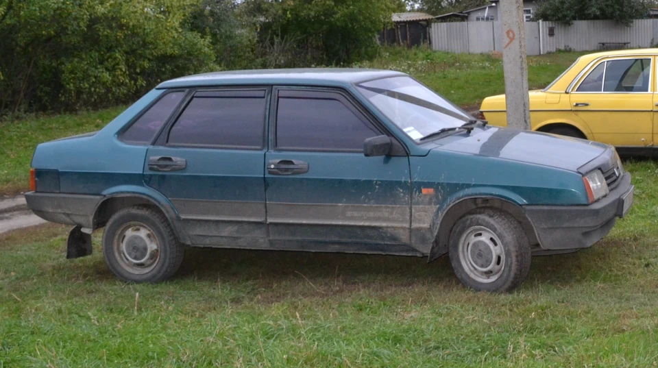 Lada 21099 2
