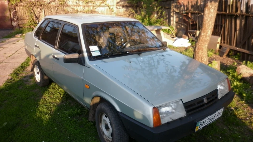 Lada 21099 2