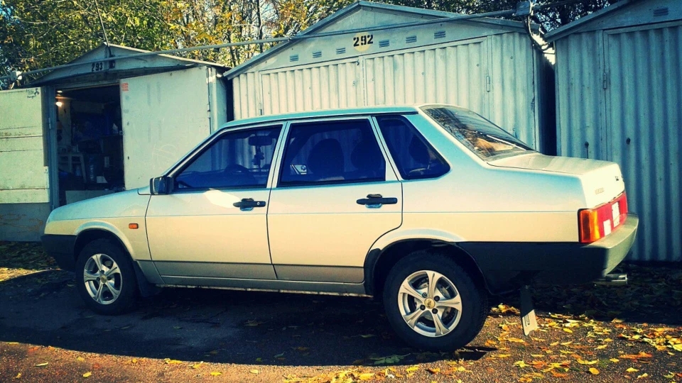 Lada 21099 2