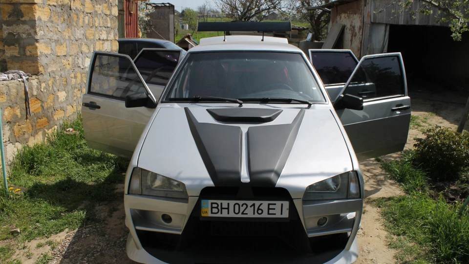 Lada 21099 4