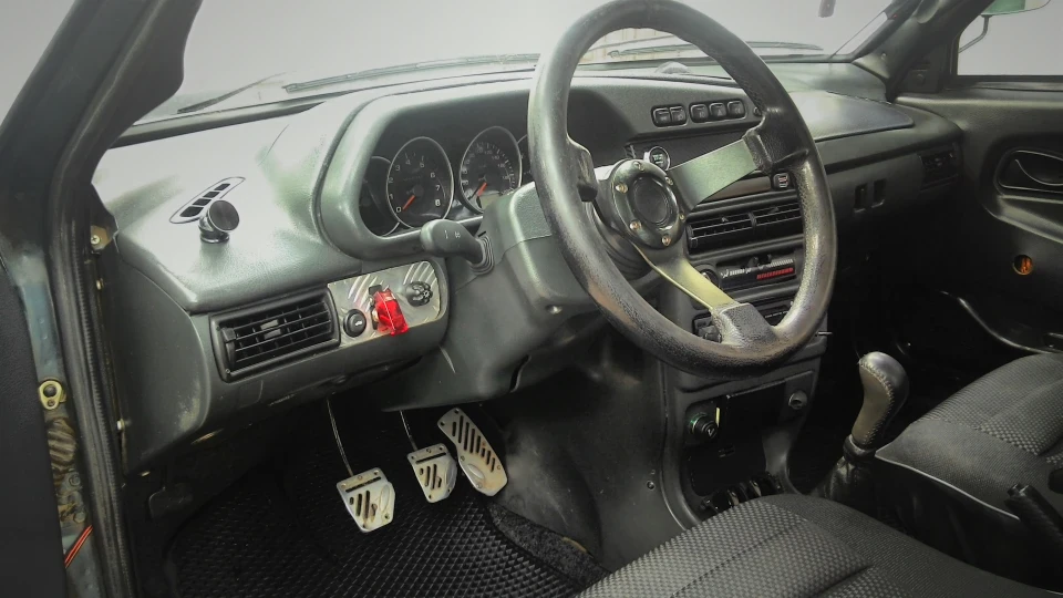 Lada 21099 4