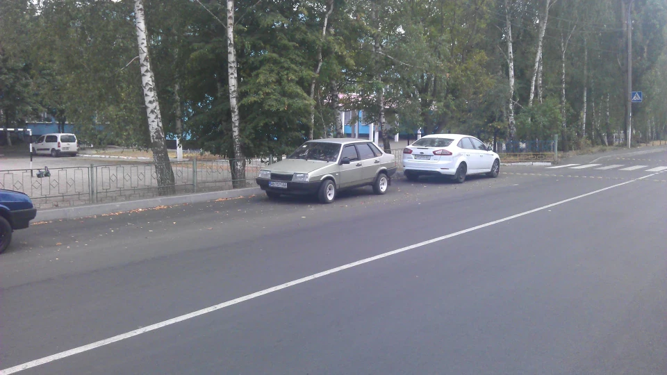 Lada 21099 4