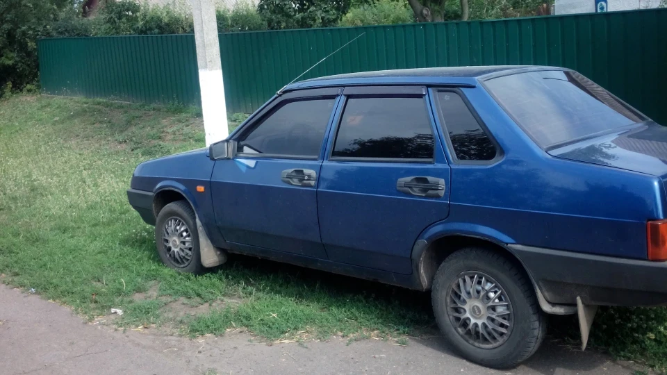 Lada 21099 2