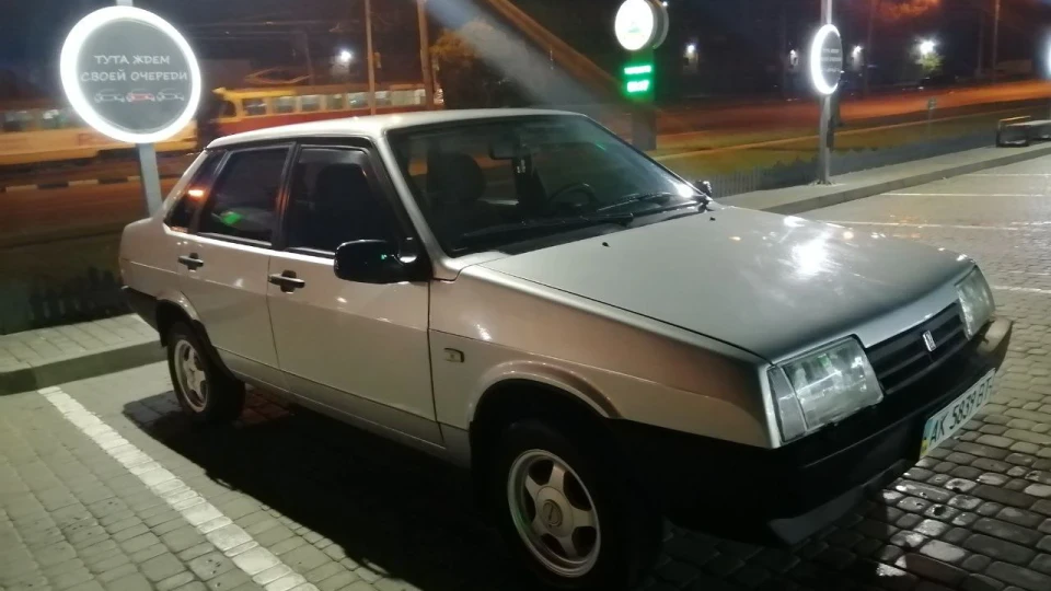 Lada 21099 2