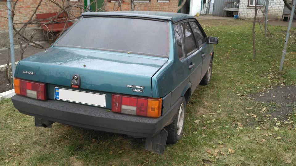 Lada 21099 2