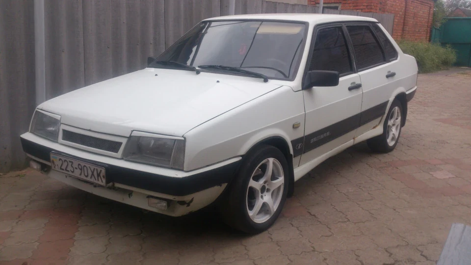 Lada 21099 2