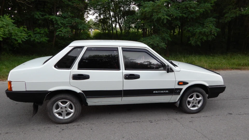 Lada 21099 2