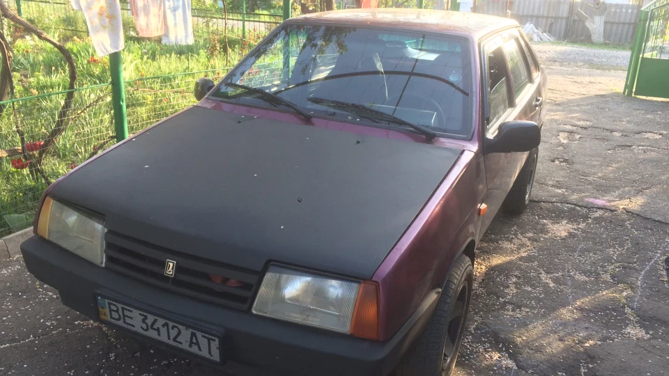 Lada 21099 4