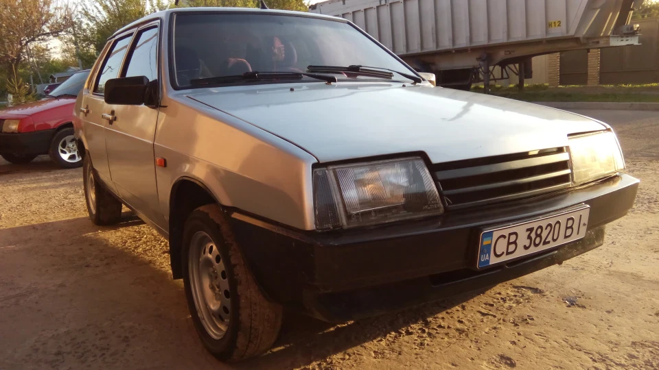Lada 21099 4