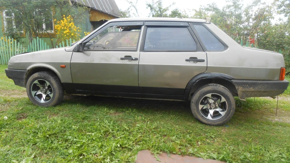 Lada 21099