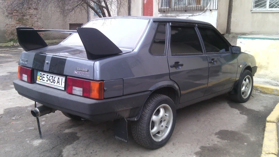 Lada 21099 2