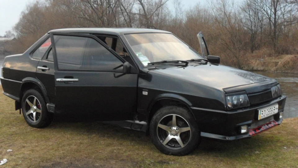 Lada 21099 2