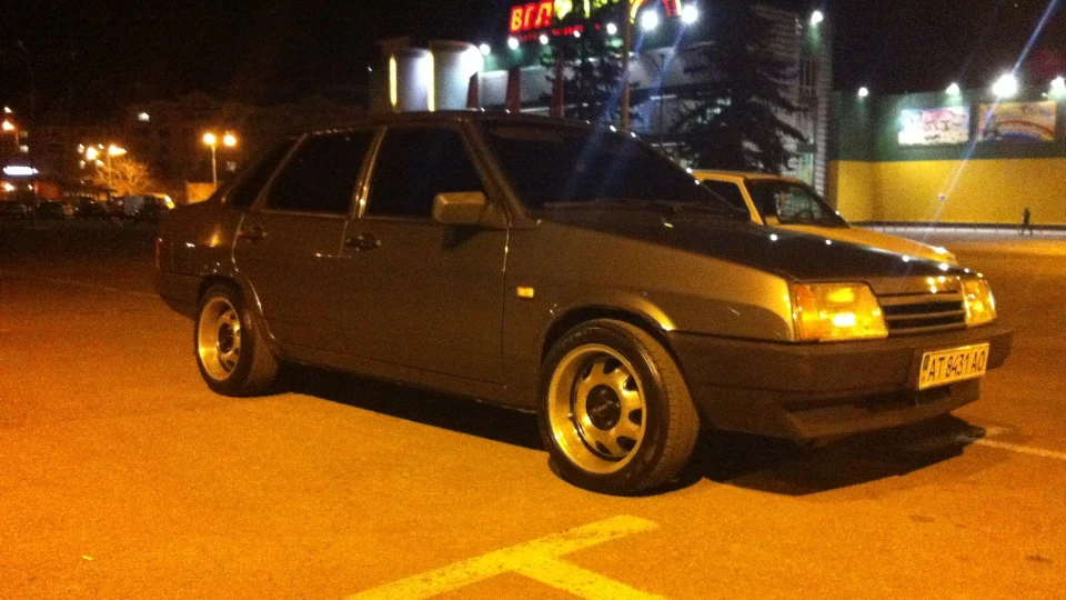 Lada 21099 2