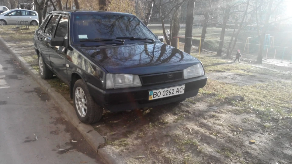 Lada 21099 2